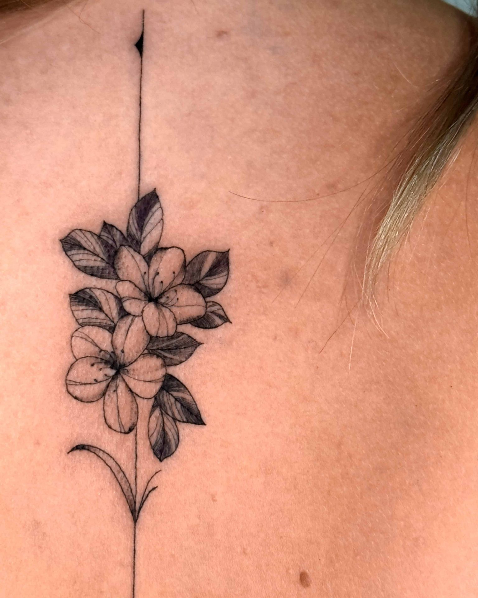tatouage fleur femme