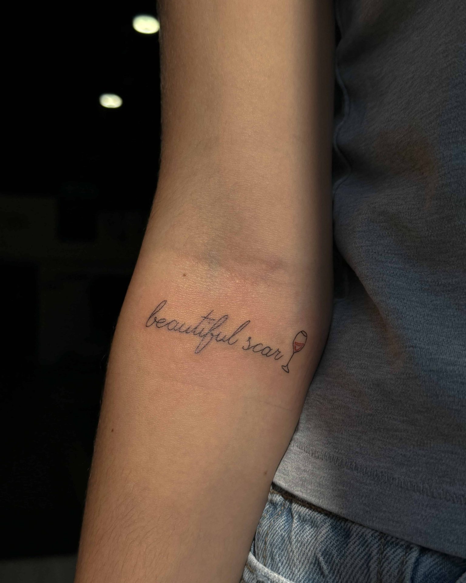 caligraphie et typographie, feminine tattoo, minimal line art, petits tatouages/ minimal tattoos, fine line tattoo Mirabel