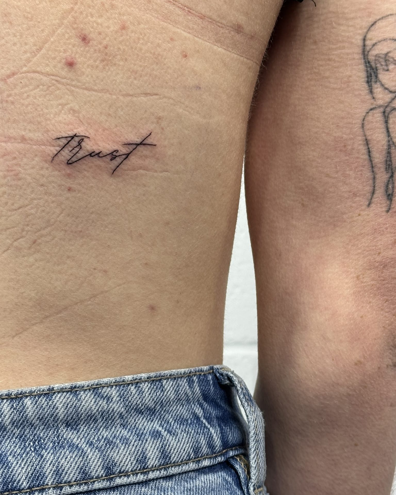 Fine line tattoo, Design delicate / delicate tattoo / delicate tattoo illustrations